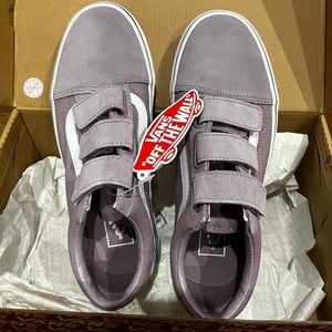 NWT Old Skool Vans with Velcro snaps.